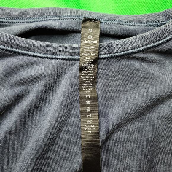 Lululemon 5 Year Basic Vertical Spray Dye Blue Long Sleeve Shirt Size Medium - Picture 5 of 5